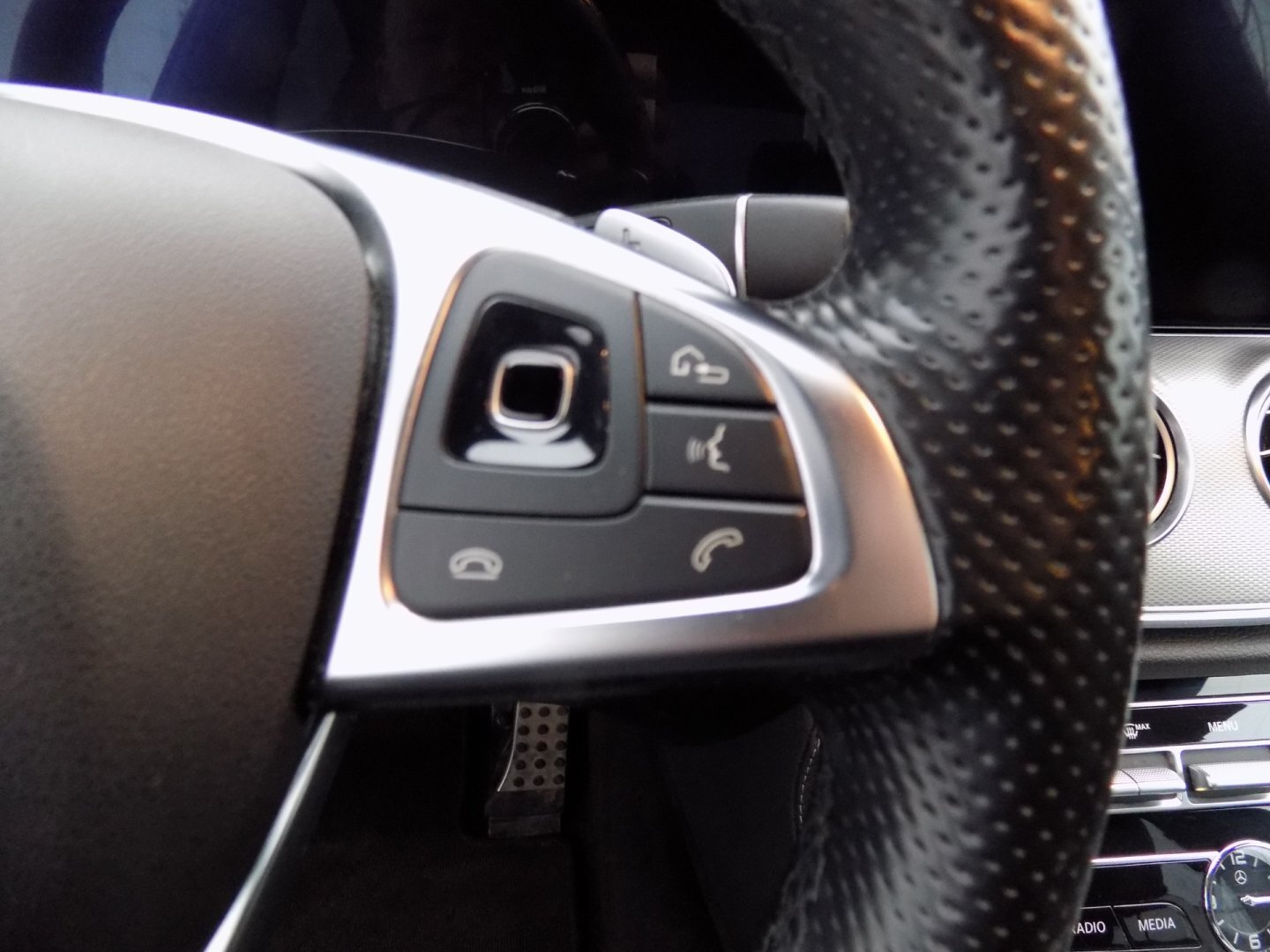 Mercedes-Benz Třídy E Sedan 3,0 l 190 kw