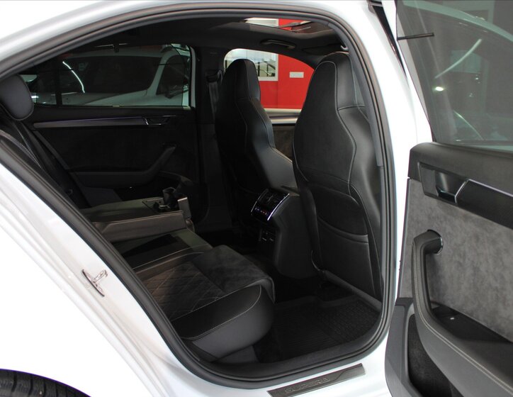 Škoda Superb 31