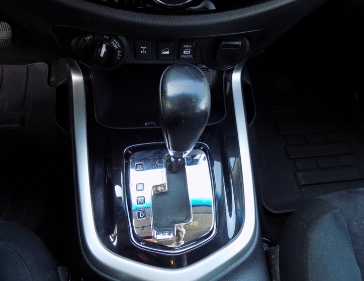 Nissan Navara SUV / Terénní 2,3 l 140 kw