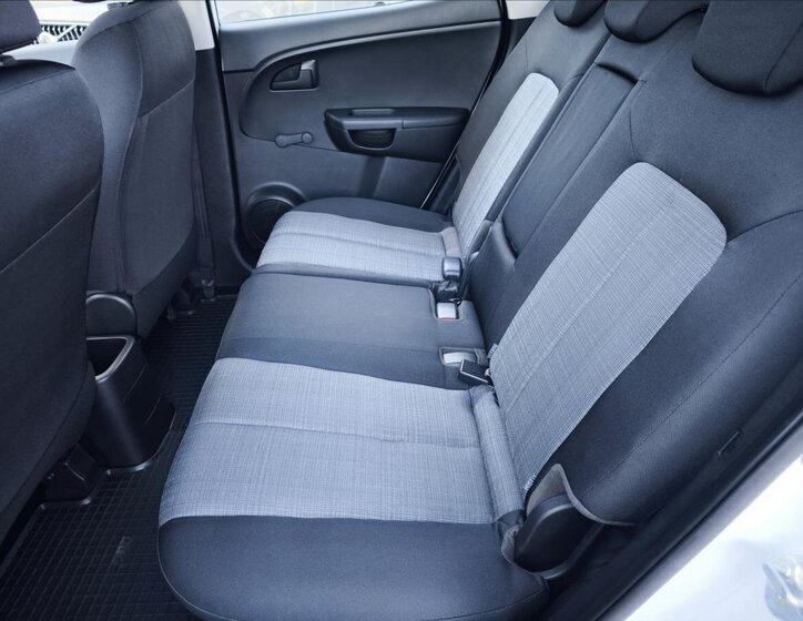 KIA Venga Hatchback 1,4 l 66 kw