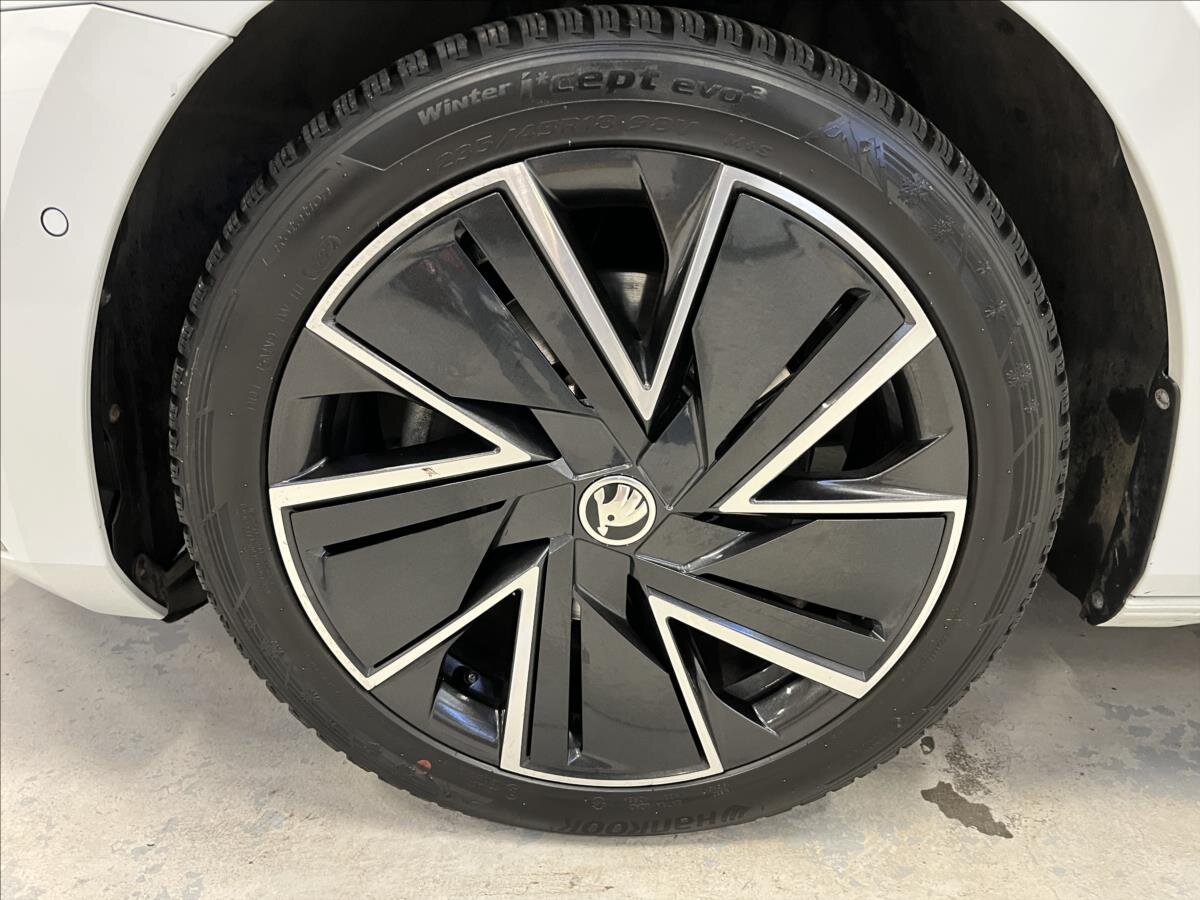 Škoda Superb Liftback 1,4 l 160 kw