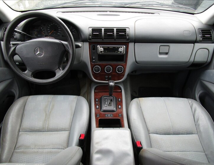 Mercedes-Benz Třídy M Kombi 2,7 l 120 kw