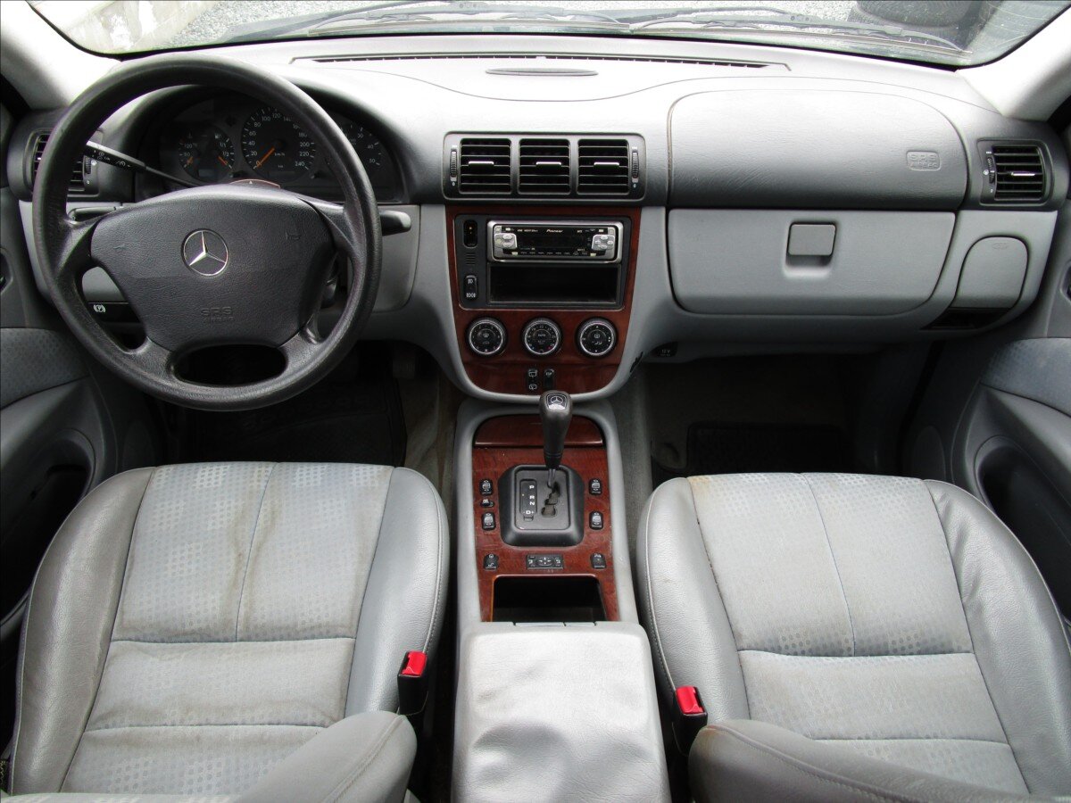 Mercedes-Benz Třídy M Kombi 2,7 l 120 kw