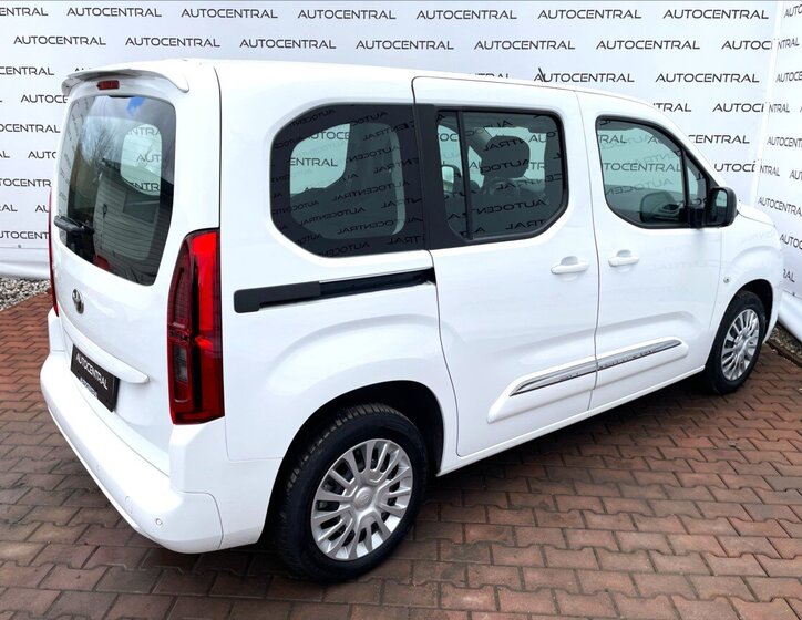 Toyota ProAce City Verso MPV 1,2 l 81 kw