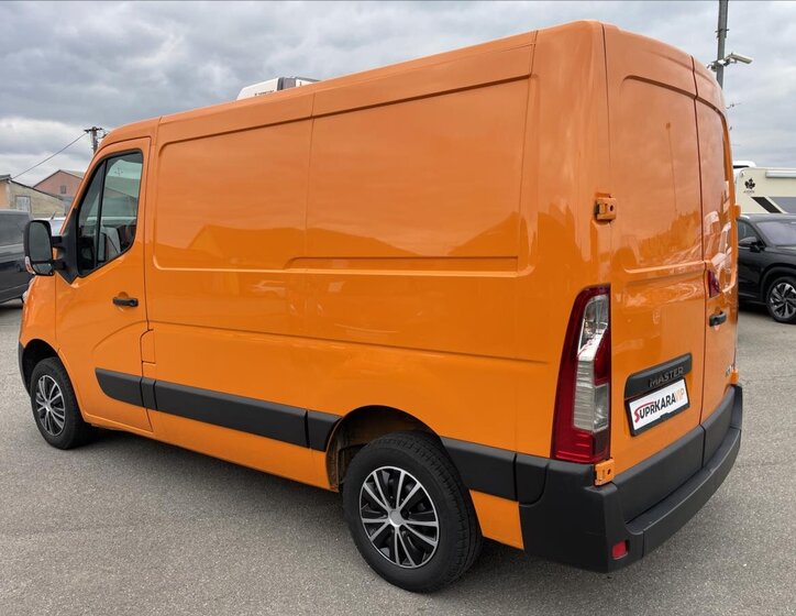 Renault Master 9