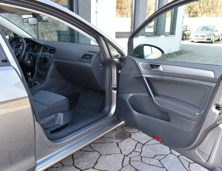 Volkswagen Golf Hatchback 1,2 l 77 kw