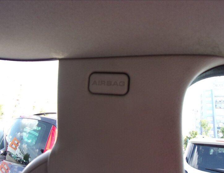 Peugeot 807 MPV 2,0 l 100 kw