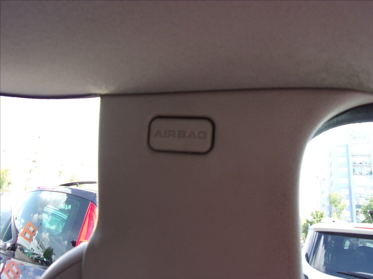 Peugeot 807 MPV 2,0 l 100 kw