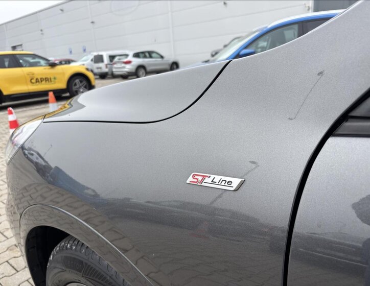 Ford Kuga SUV / Terénní 2,5 l 140 kw