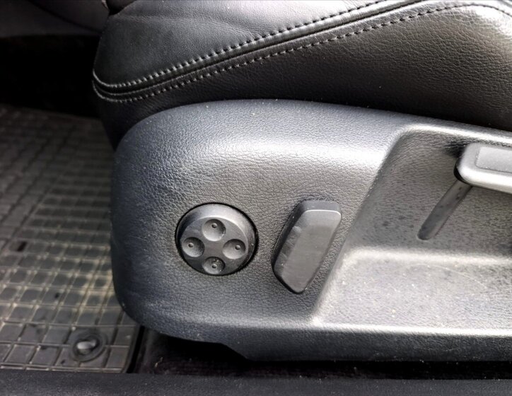 Volkswagen Passat Sedan / Limuzína 2,0 l 103 kw