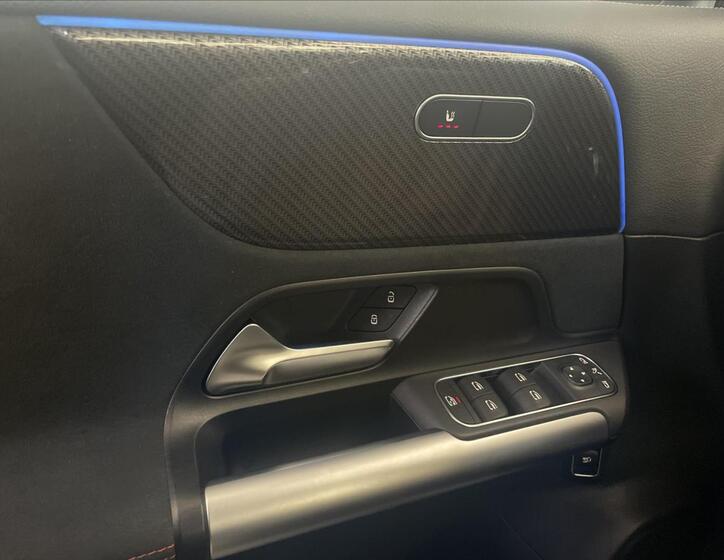 Mercedes-Benz Třídy B 12