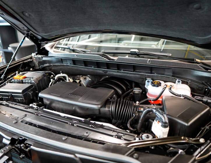 Chevrolet Suburban SUV 6,2 l 313 kw