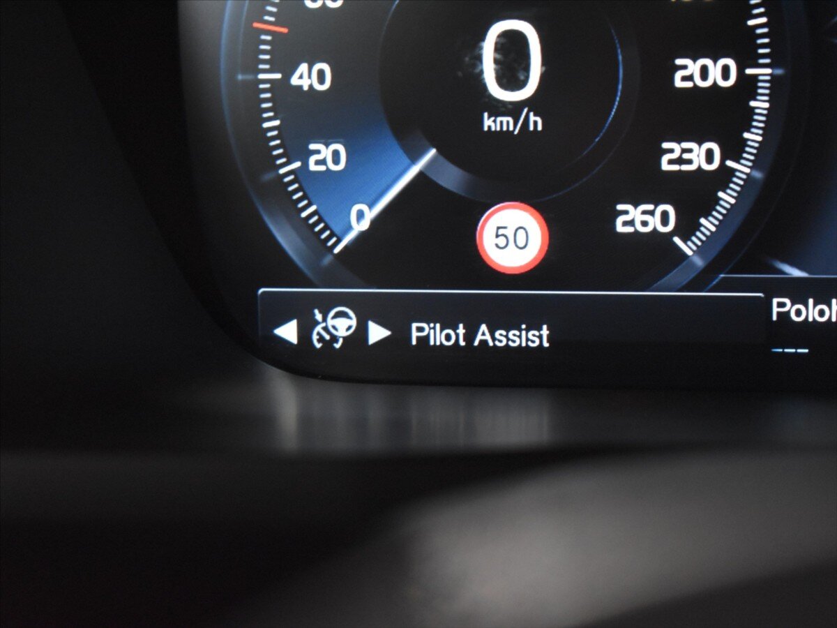 Volvo XC90 SUV / Terénní 2,0 l 177 kw