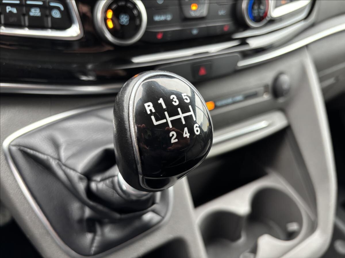 Ford Tourneo Custom Kombi 2,0 l 136 kw