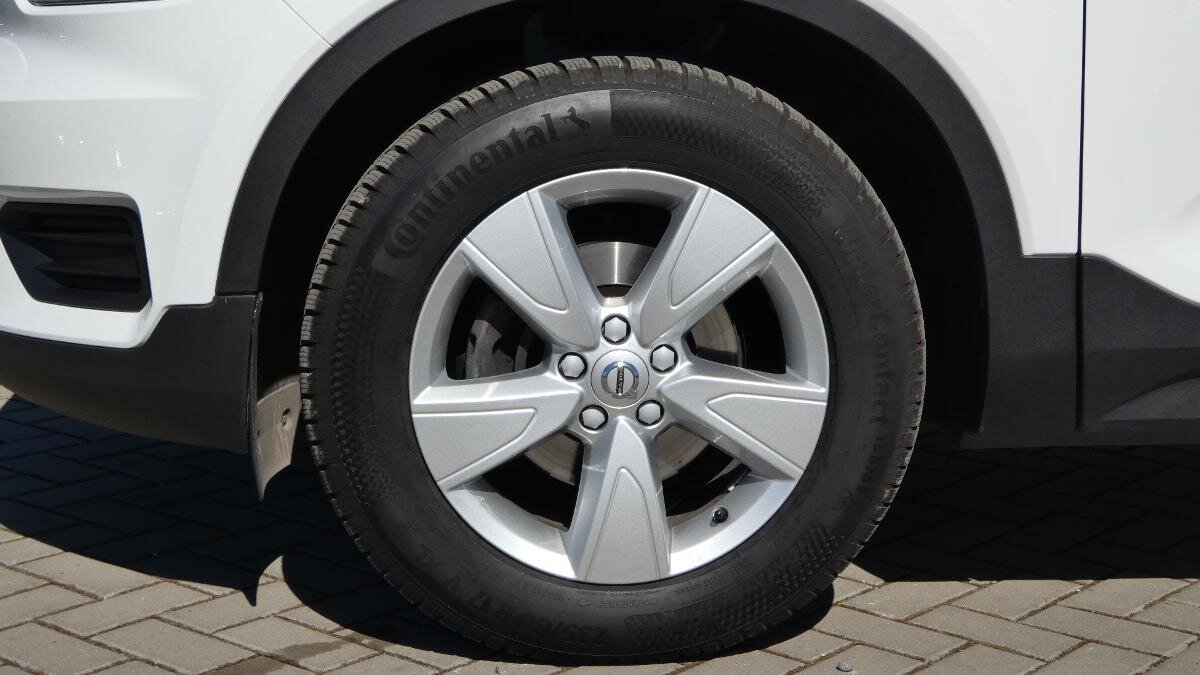 Volvo XC40 SUV / Terénní 1,5 l 95 kw