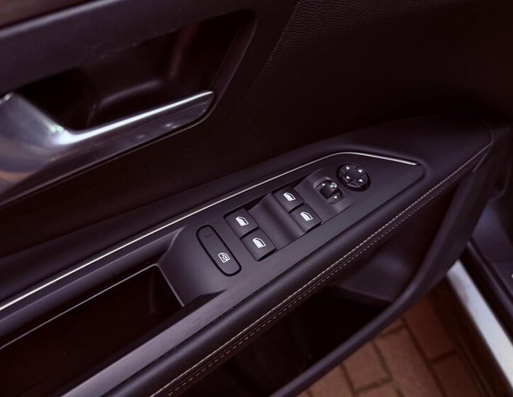 Peugeot 5008 SUV / Terénní 1,6 l 133 kw