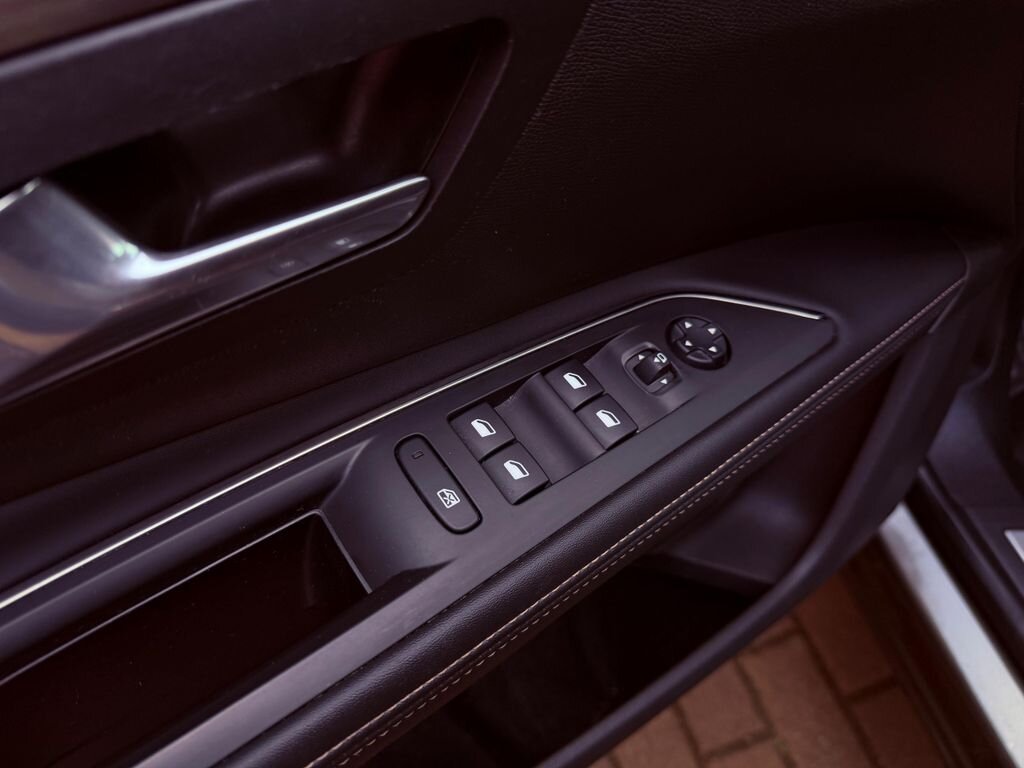 Peugeot 5008 SUV / Terénní 1,6 l 133 kw