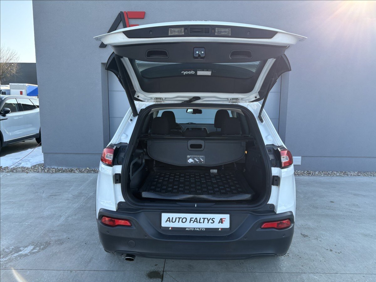 Jeep Cherokee SUV 2,0 l 103 kw