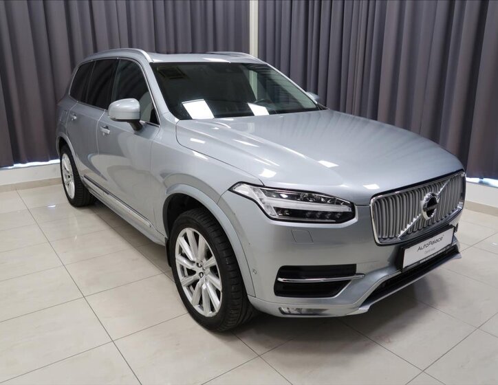 Volvo XC90 SUV 2,0 l 165 kw