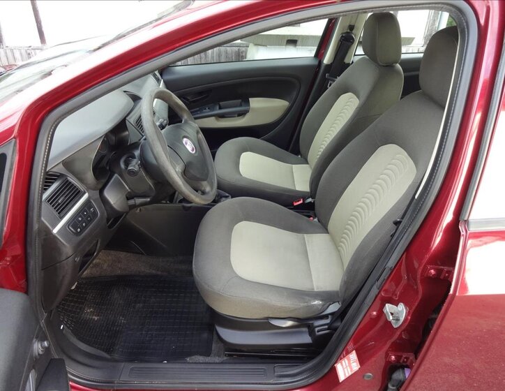 Fiat Linea Sedan / Limuzína 1,4 l 57 kw