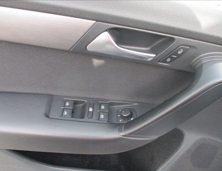 Volkswagen Passat Kombi 1,4 l 90 kw