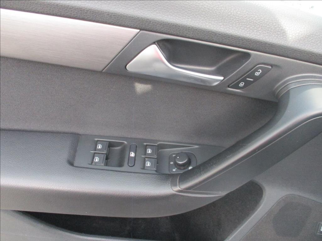 Volkswagen Passat Kombi 1,4 l 90 kw