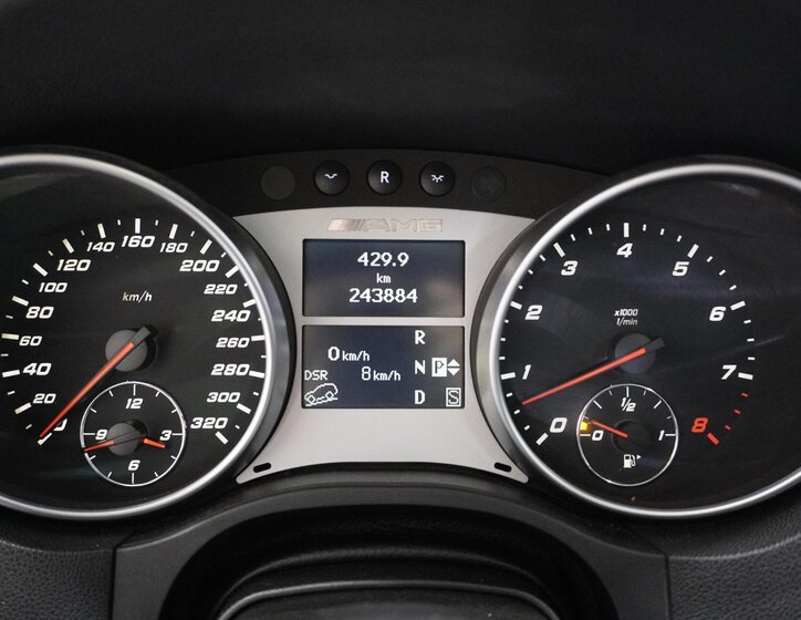 Mercedes-Benz Třídy M SUV 6,2 l 375 kw