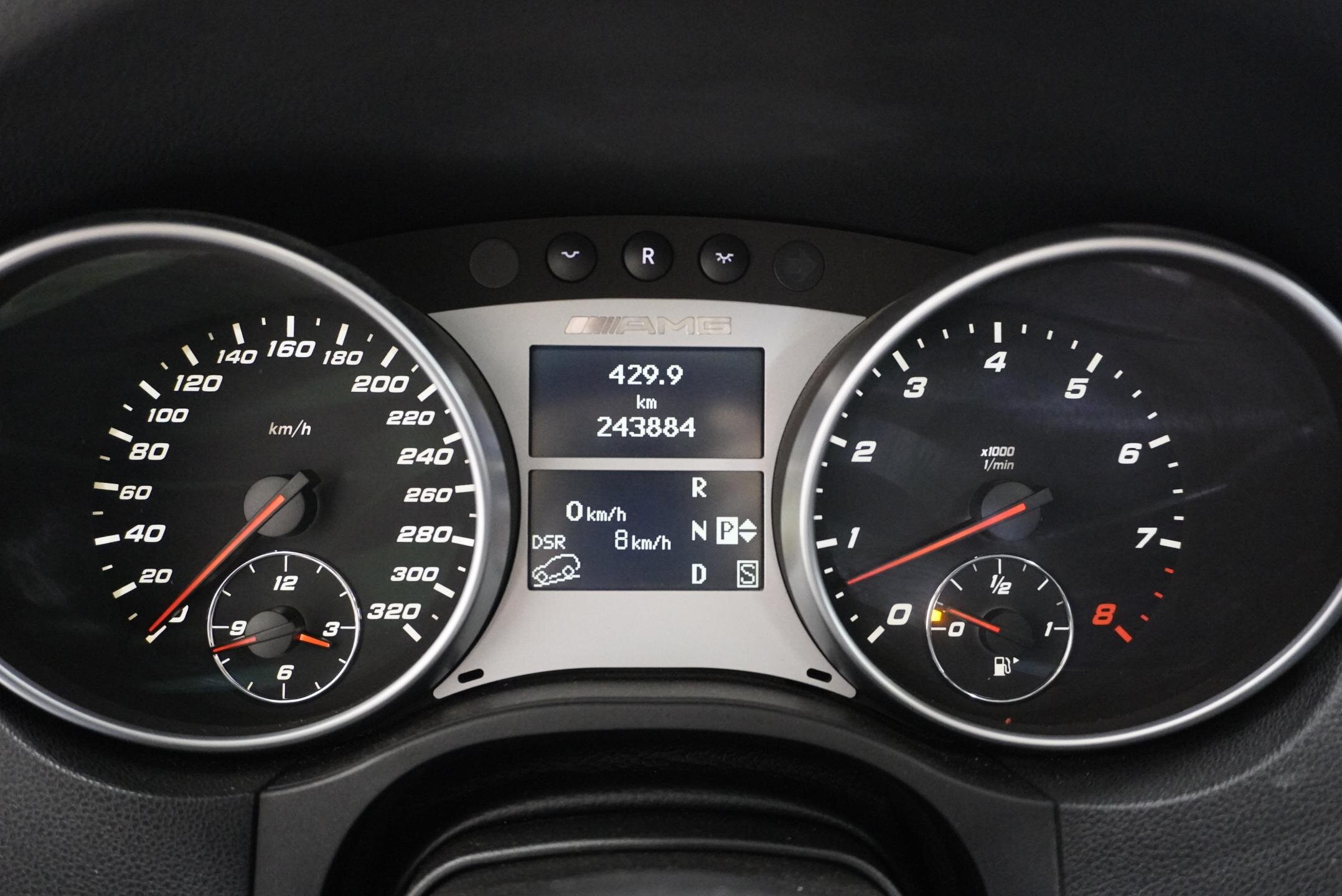 Mercedes-Benz Třídy M SUV 6,2 l 375 kw