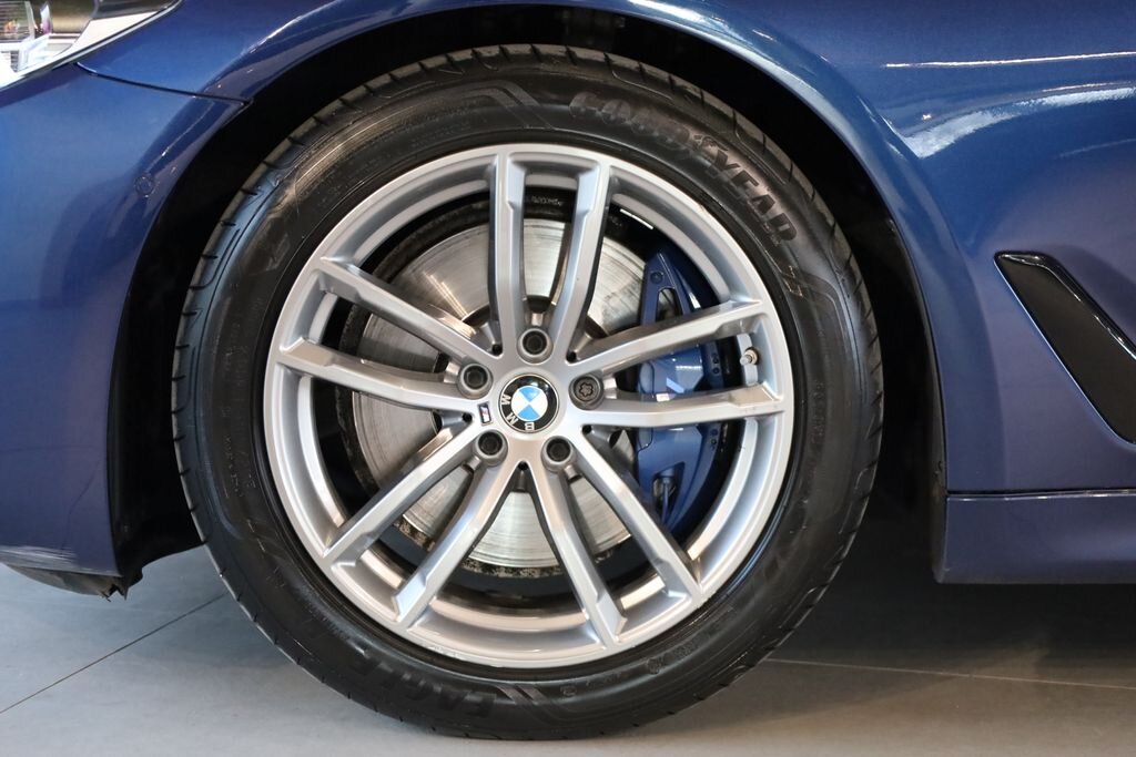 BMW Řada 5 Kombi 3,0 l 195 kw