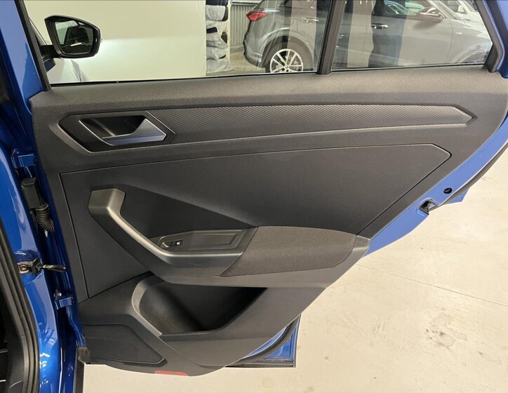 Volkswagen T-Roc SUV 1,5 l 110 kw