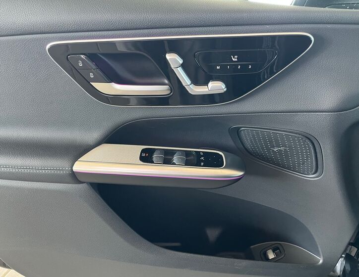 Mercedes-Benz GLC 10