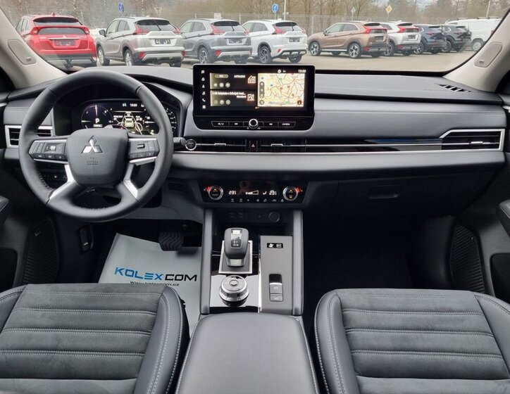 Mitsubishi Outlander SUV 2,4 l 225 kw