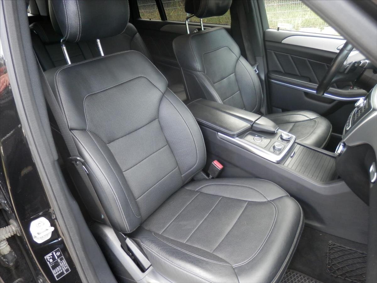 Mercedes-Benz GL SUV / Terénní 4,7 l 320 kw