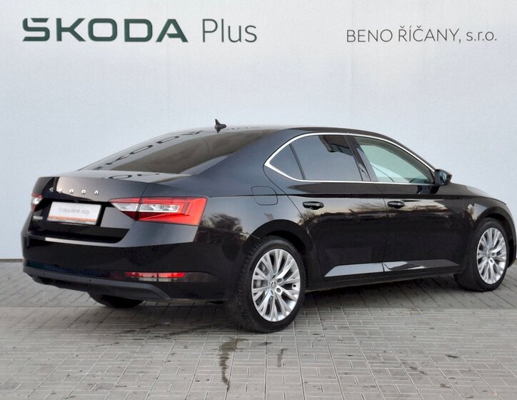 Škoda Superb 2