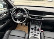 Alfa Romeo Stelvio 11