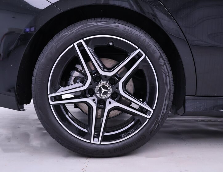 Mercedes-Benz CLA Kupé 1,3 l 120 kw