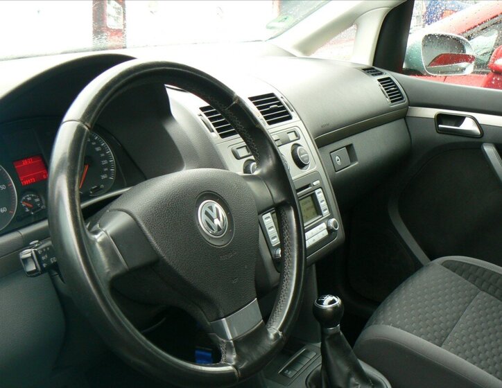 Volkswagen Touran MPV 1,9 l 77 kw