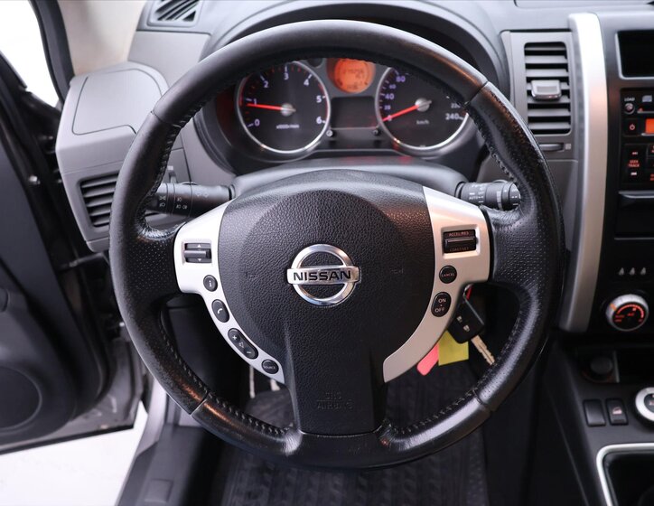 Nissan X-Trail SUV / Terénní 2,0 l 110 kw