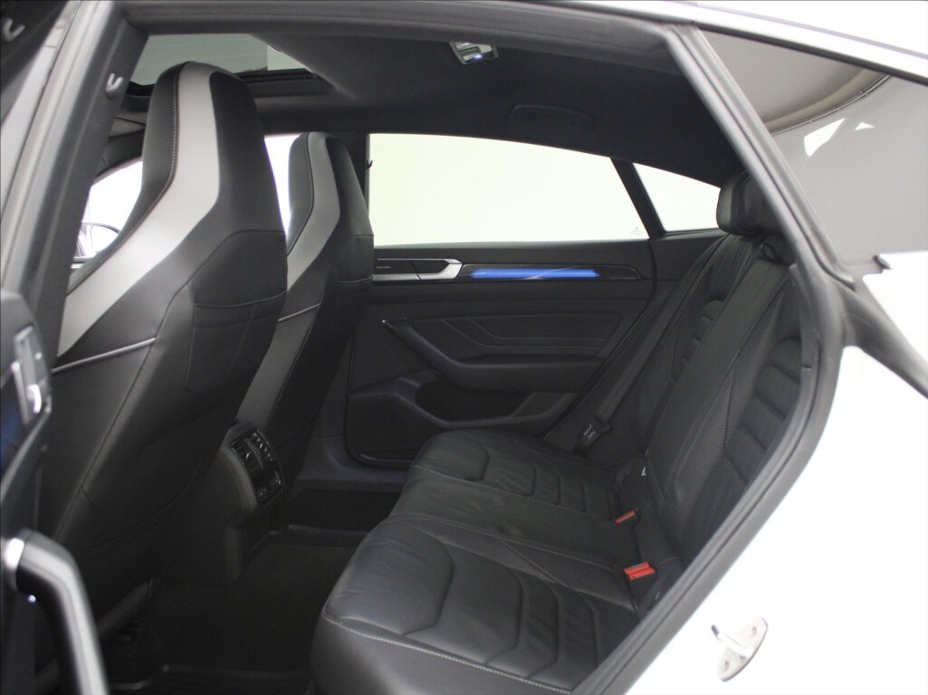 Volkswagen Arteon Liftback 2,0 l 206 kw