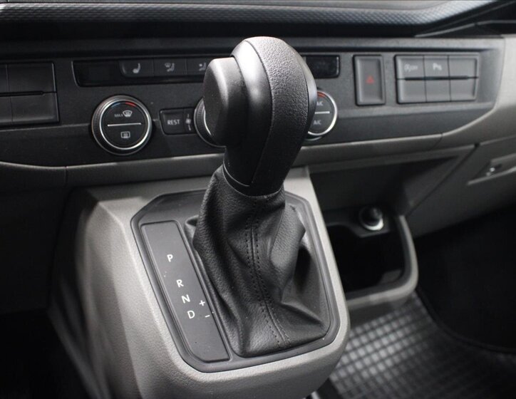 Volkswagen Caravelle Kombi 2,0 l 110 kw