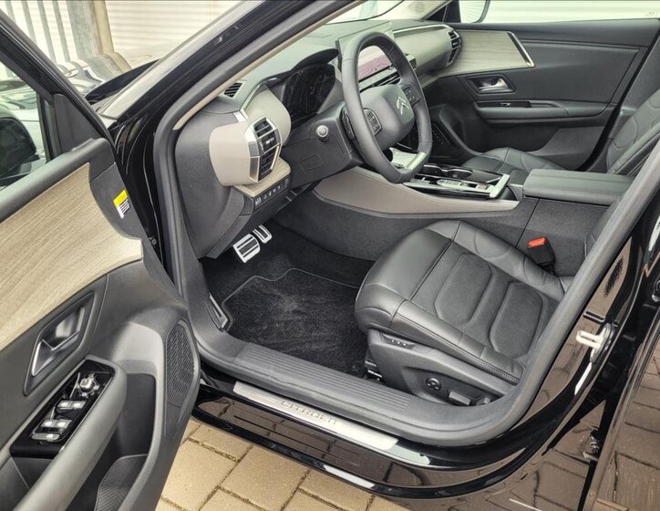 Citroën C5 X Kombi 1,6 l 165 kw