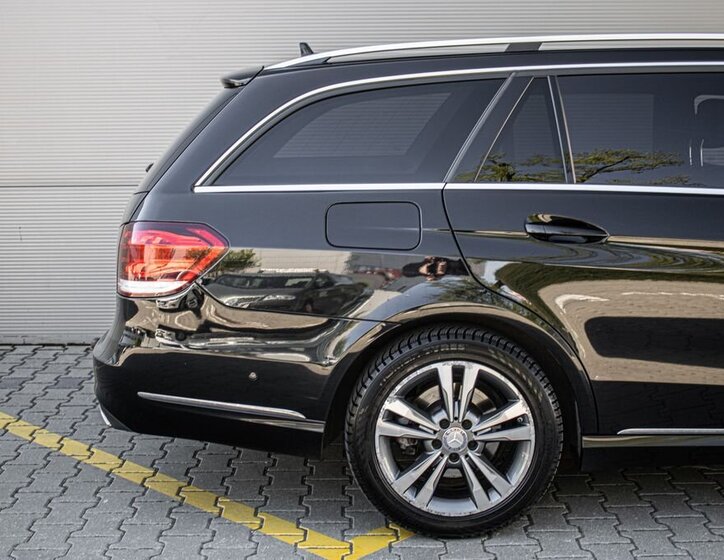 Mercedes-Benz Třídy E Kombi 3,0 l 190 kw