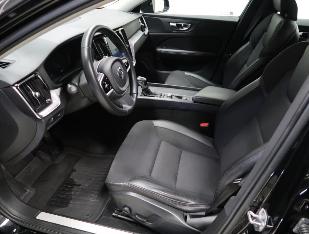 Volvo V60 Kombi 2,0 l 140 kw