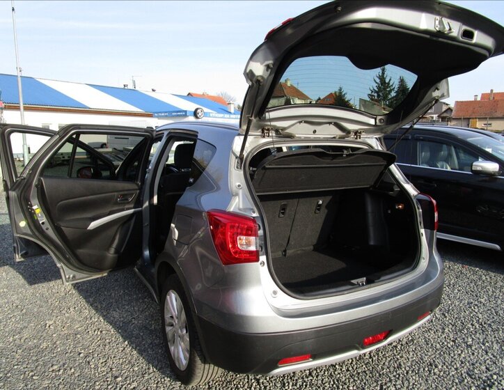 Suzuki SX4 Hatchback 998,0 82 kw