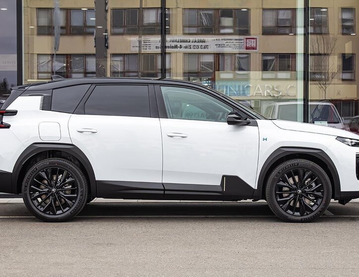 Citroën C5 Aircross SUV / Terénní 1,6 l 143 kw