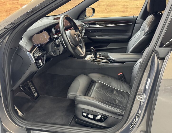 BMW Řada 6 Sedan / Limuzína 3,0 l 250 kw