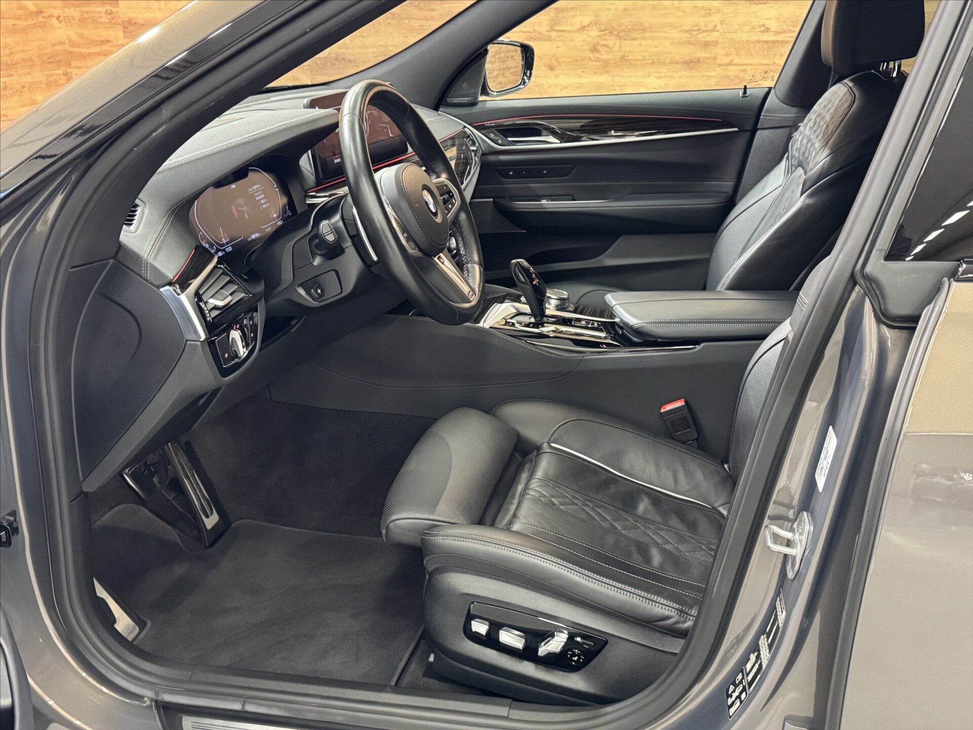 BMW Řada 6 Sedan / Limuzína 3,0 l 250 kw