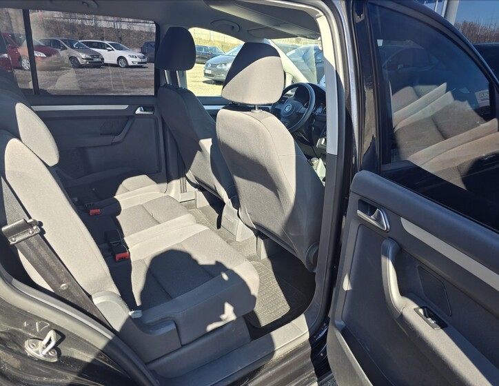 Volkswagen Touran 13