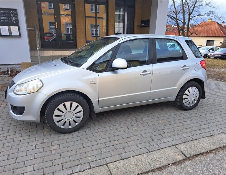 Suzuki SX4 Hatchback 1,9 l 88 kw