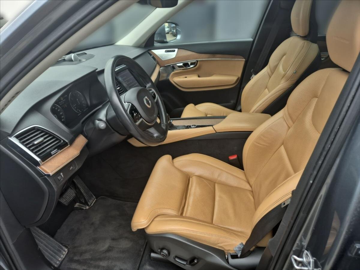 Volvo XC90 SUV / Terénní 2,0 l 165 kw